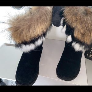 Cape Robbin Black Boots with Brown Fur Trim